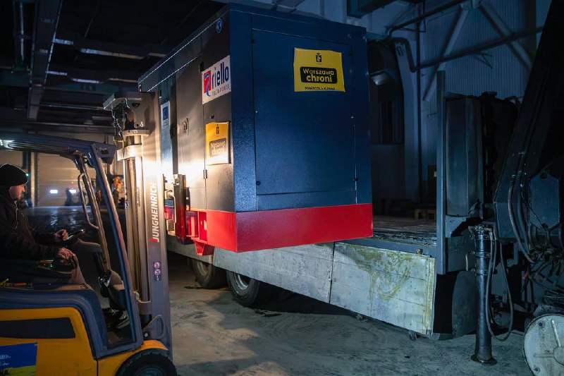 Київ отримав близько 60 генераторів від Варшави 6