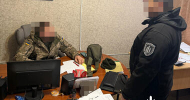 Майора тилу звинувачують у розкраданні грошей на харчах для армії