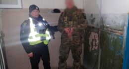 У Києві військовий у СЗЧ напав з ножем на людей