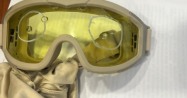 розкрадання коштів на закупівлі тактичних окулярів