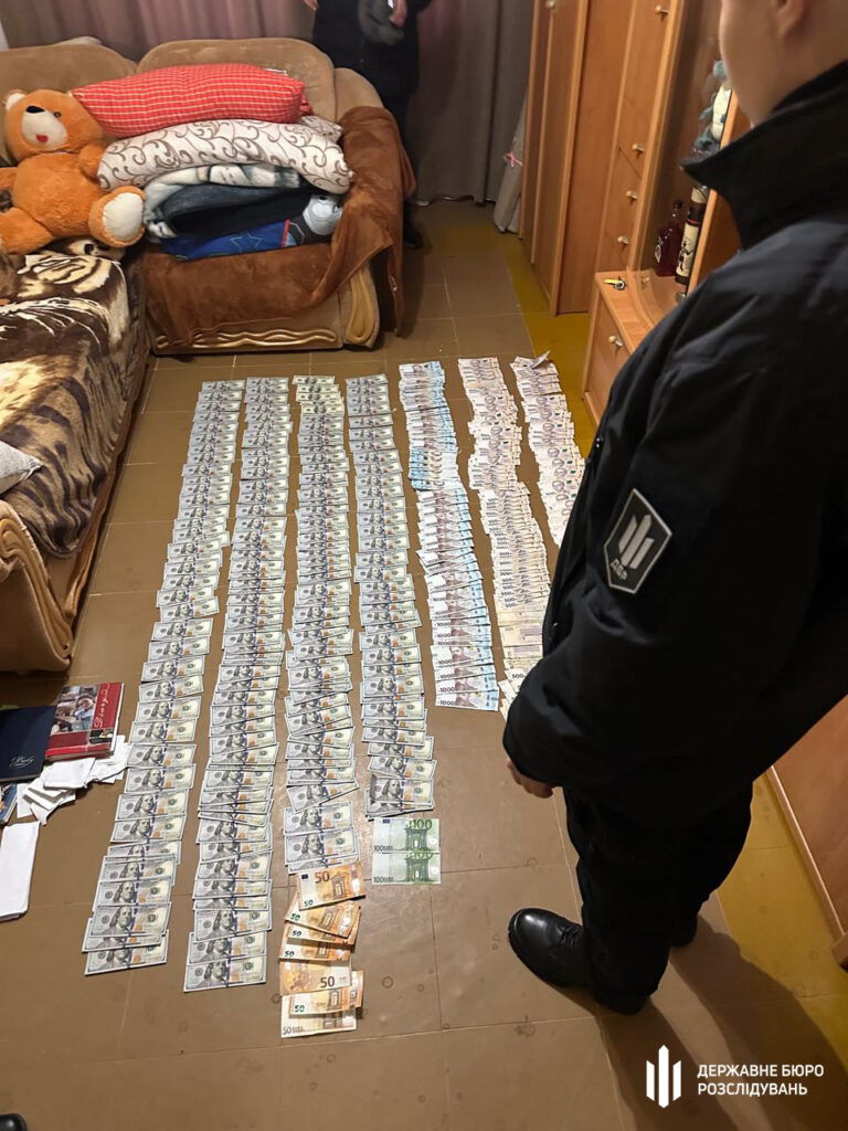 ДБР викрило схему поставок гнилих продуктів для ЗСУ і отримання мільйонних відкатів 10