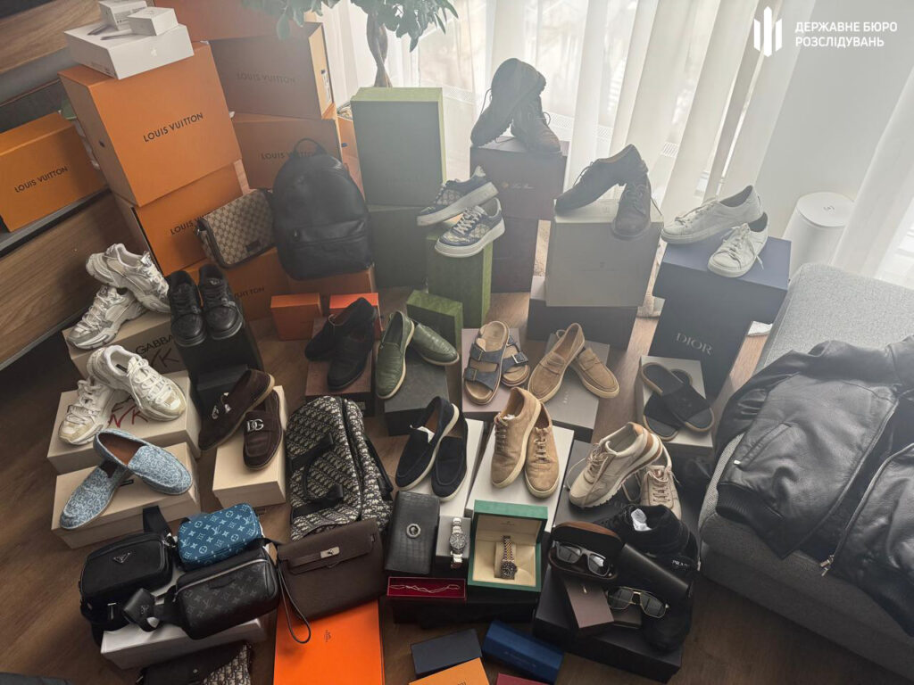 ДБР викрило схему поставок гнилих продуктів для ЗСУ і отримання мільйонних відкатів 8