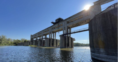 Гребля на Сіверському Дінці