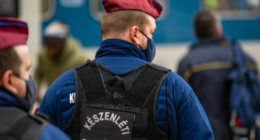 Угорщина захопила праціників Ощадбанку