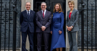 Канада і Британія домовилися тиснути на Росію