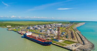 НПЗ в Кулєві не прийматиме російську нафту