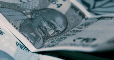 Індія не хоче оплачувати російську нафту