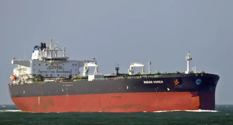 Танкер з паливом