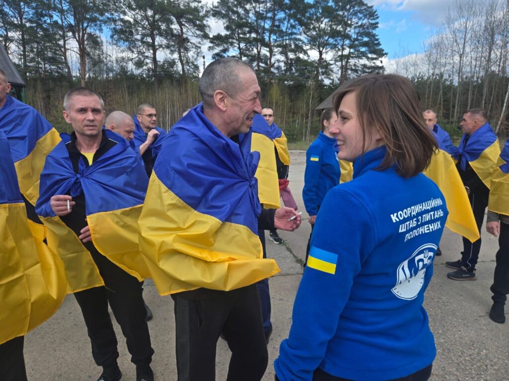 В Україну повернулися 193 військовослужбовці 5