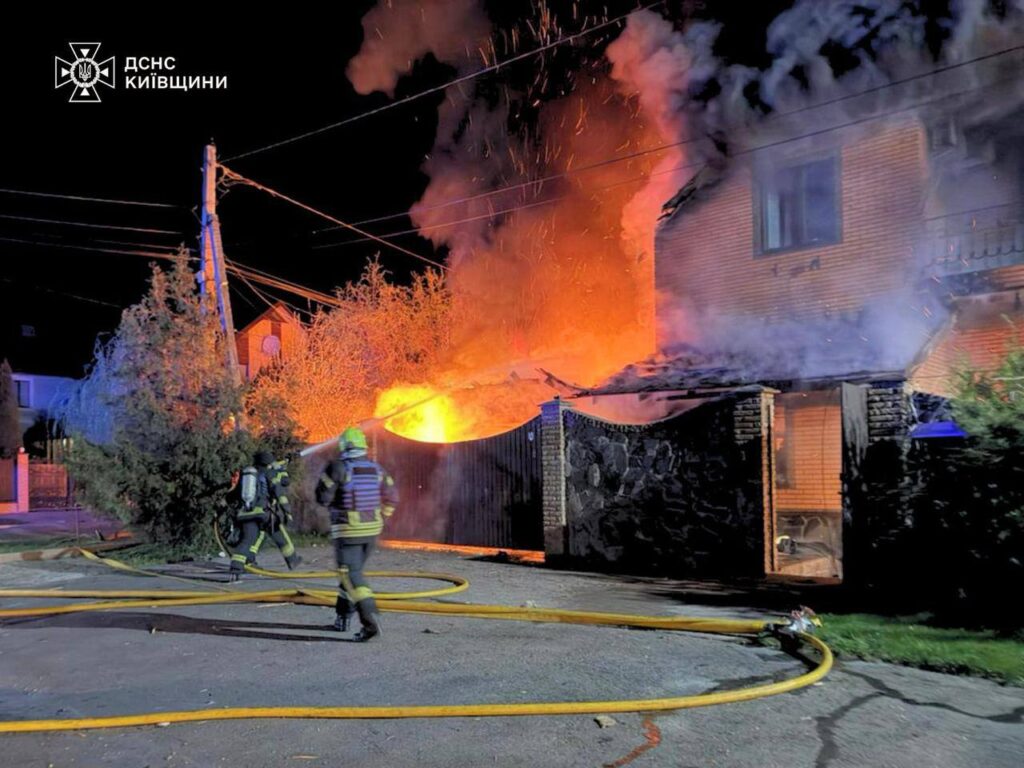 Армія РФ дронами атакувала Україну 2