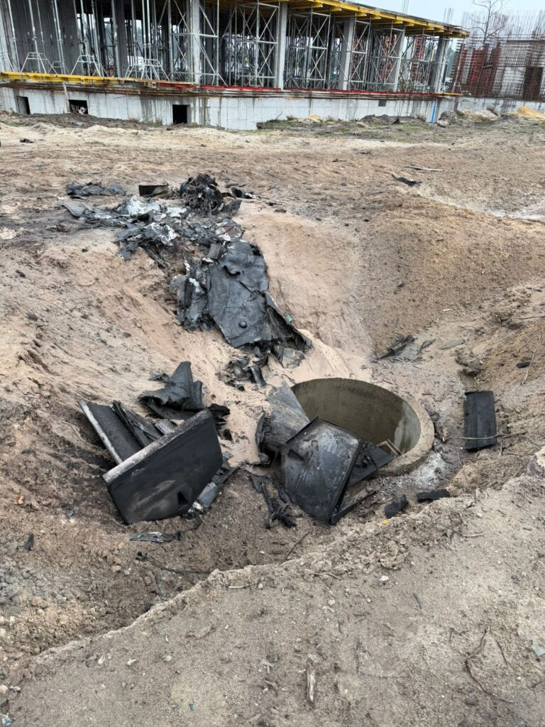 Один із дронів РФ впав на території Національного військового кладовища 2