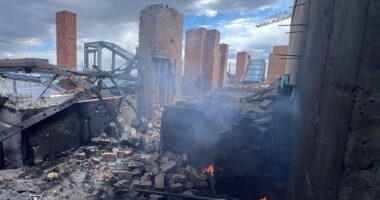 Влучання шахеда в будівлю в Києві