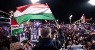 Петер Мадяр вимагає відставки Орбана