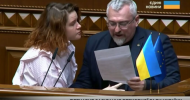 Безугла напала на Федієнка