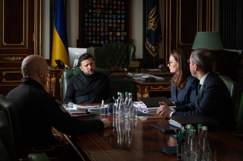 Володимир Зеленський на переговорах