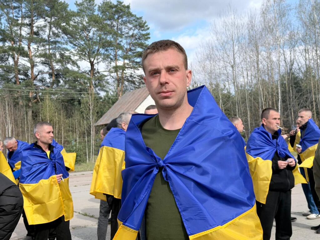 В Україну повернулися 193 військовослужбовці 9