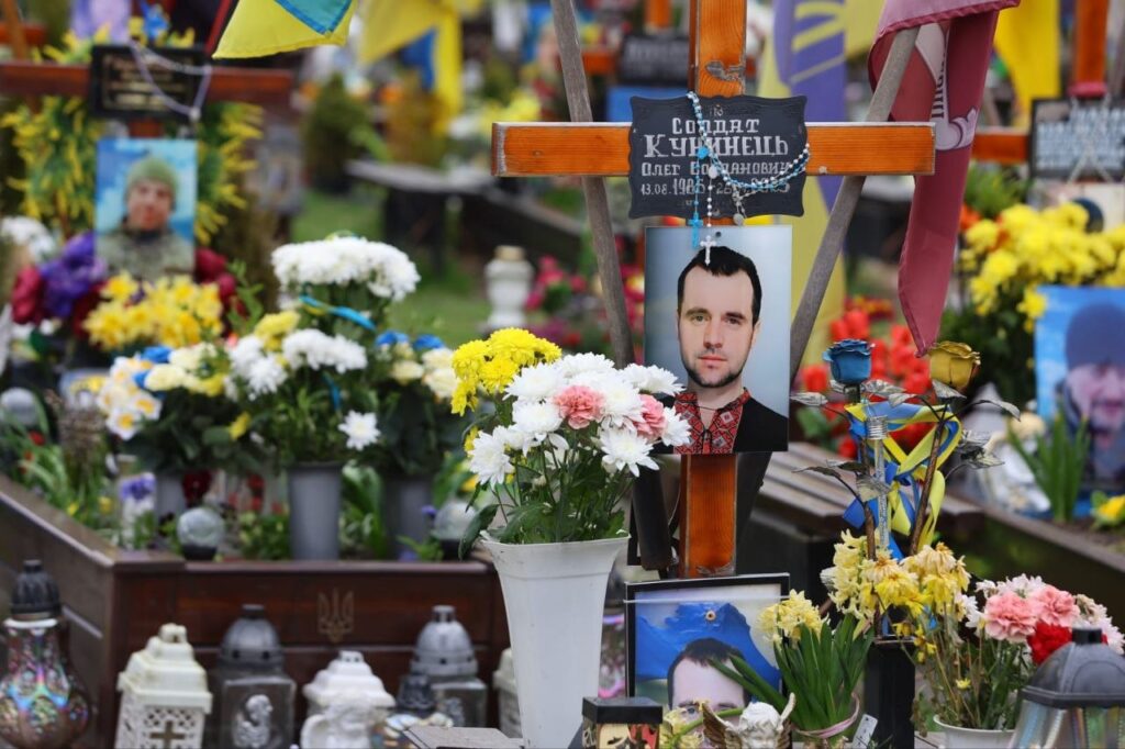 Король Швеції Карл XVI Густав приїхав до Львова і зустрівся із Зеленським 3