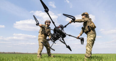 Військові з дроном