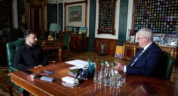 Президент України Володимир Зеленський і глава МЗС Андрій Сибіга