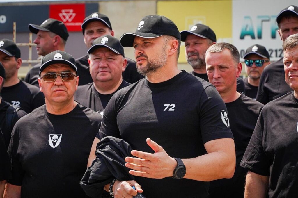 Бригада імені Чорних Запорожців з Білої Церкви отримала 54 нові пікапи для фронту 4