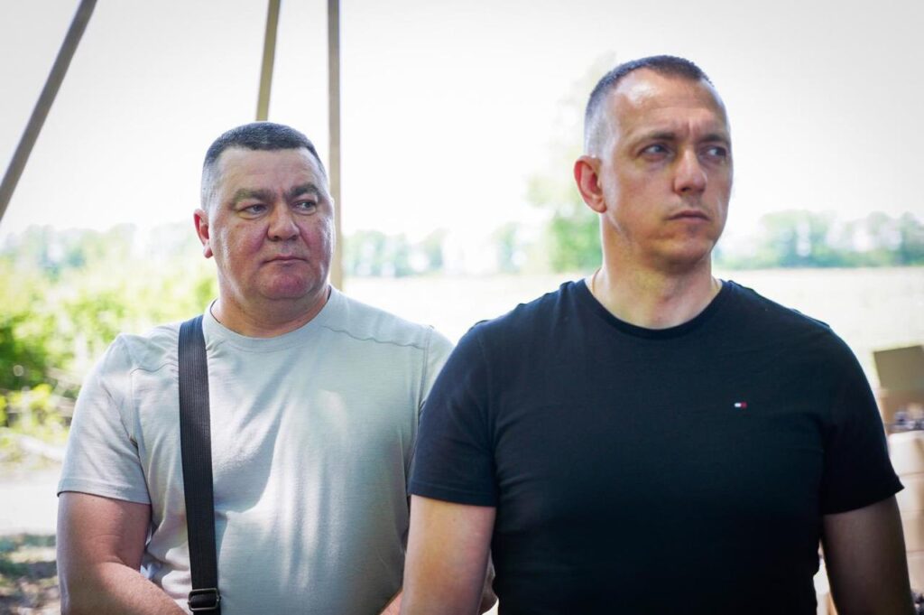 Бригада імені Чорних Запорожців з Білої Церкви отримала 54 нові пікапи для фронту 8