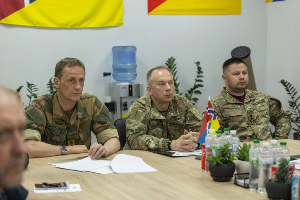 Командувач норвезької армії відвідав військових ЗСУ у прифронтовій зоні 4
