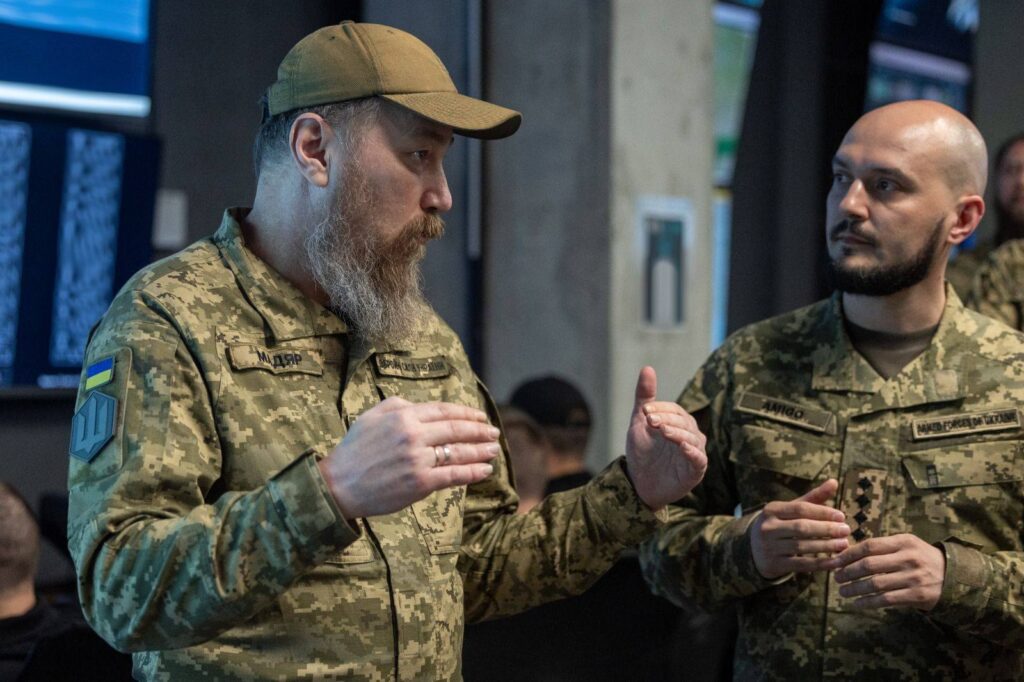 Командувач норвезької армії відвідав військових ЗСУ у прифронтовій зоні 8