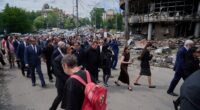 Дипломати