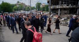 Дипломати