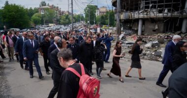 Дипломати