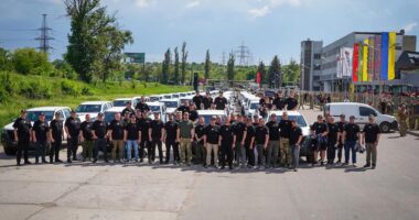 Бригада з Білої Церкви отримала 54 пікапи для фронту від благодійників
