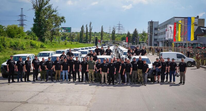 Бригада з Білої Церкви отримала 54 пікапи для фронту від благодійників