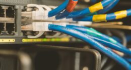 Іран погрожує перебити інтернет-кабелі