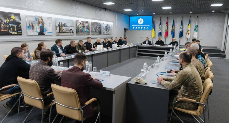 консультації щодо зброї для цивільних