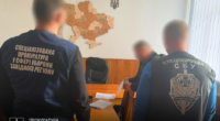 На Буковині працівник ТЦК за $9 тис. обіцяв “допомогти” знятися з військового обліку