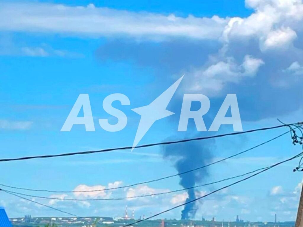 Дрони завдали удару по двом НПЗ у Уфі, яка за 1500 км від кордону з Україною 6