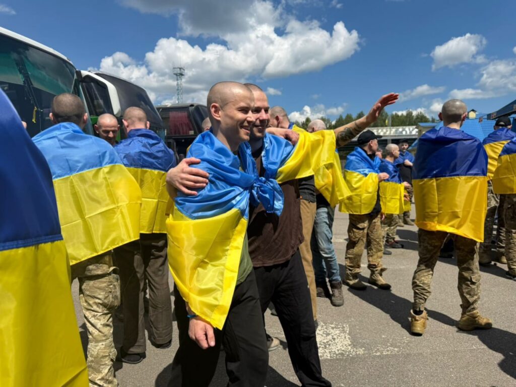 Повернуті з полону українці 4