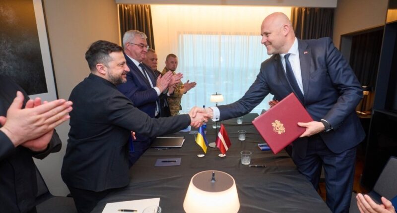 Президент України Володимир Зеленський і новий прем’єр-міністр Латвії Андріс Кулбергс