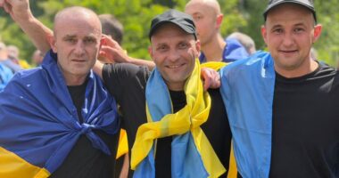 В Україну повернули 185 захисників, багато з яких перебували в російському полоні з 2022 року