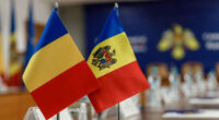 Прапори Румунії та Молдови