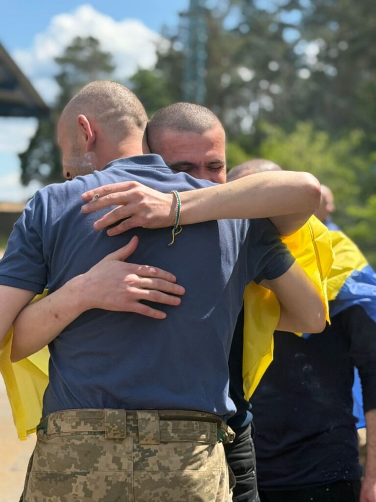 Повернуті з полону українці 7
