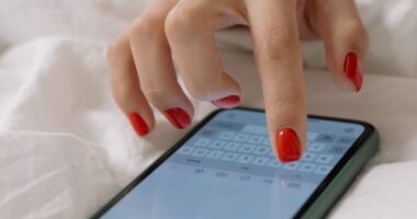 РФ використовує жінок для убивства військових
