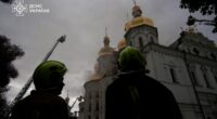 атка на Київ, пожежа у Лаврі