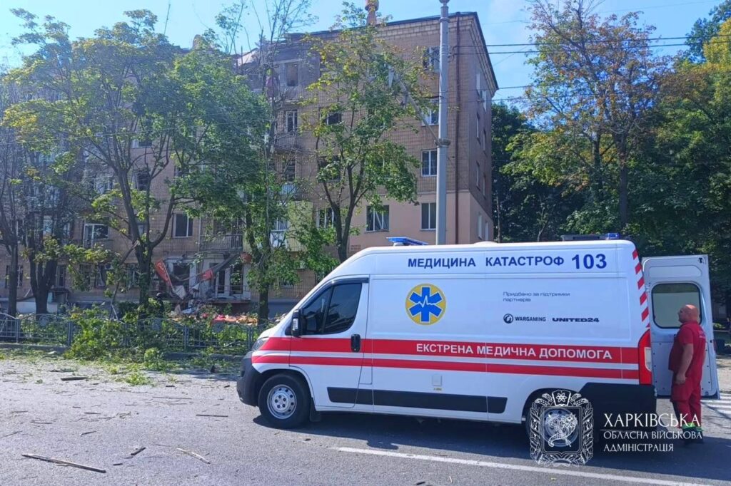 Армія Росії атакувала ракетою житловий будинок у Харкові 4
